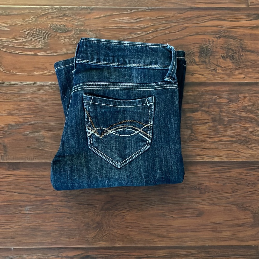 2B BeBe Jeans - Size 25’ waist, 33’ length, 7’ Rise Flare, like new